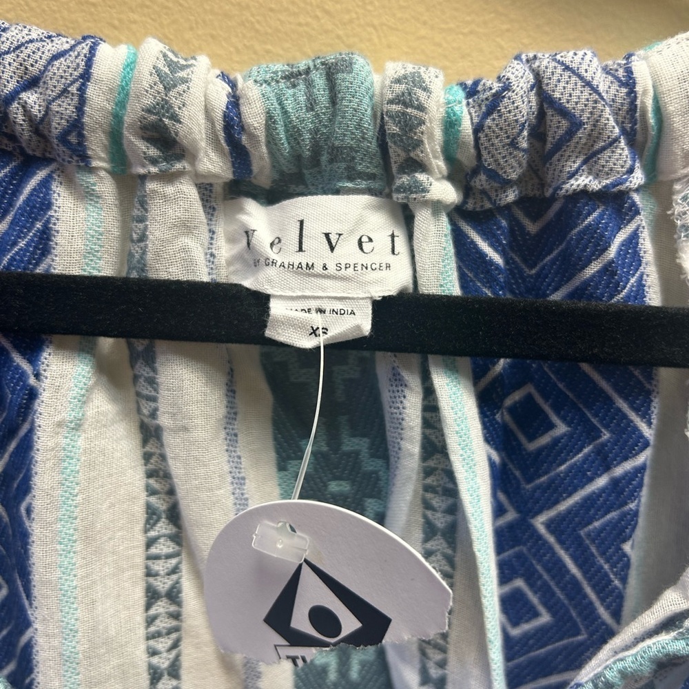 Velvet by Graham & Spencer Kimmy Jacquard Boho Top - Picture 4 of 5